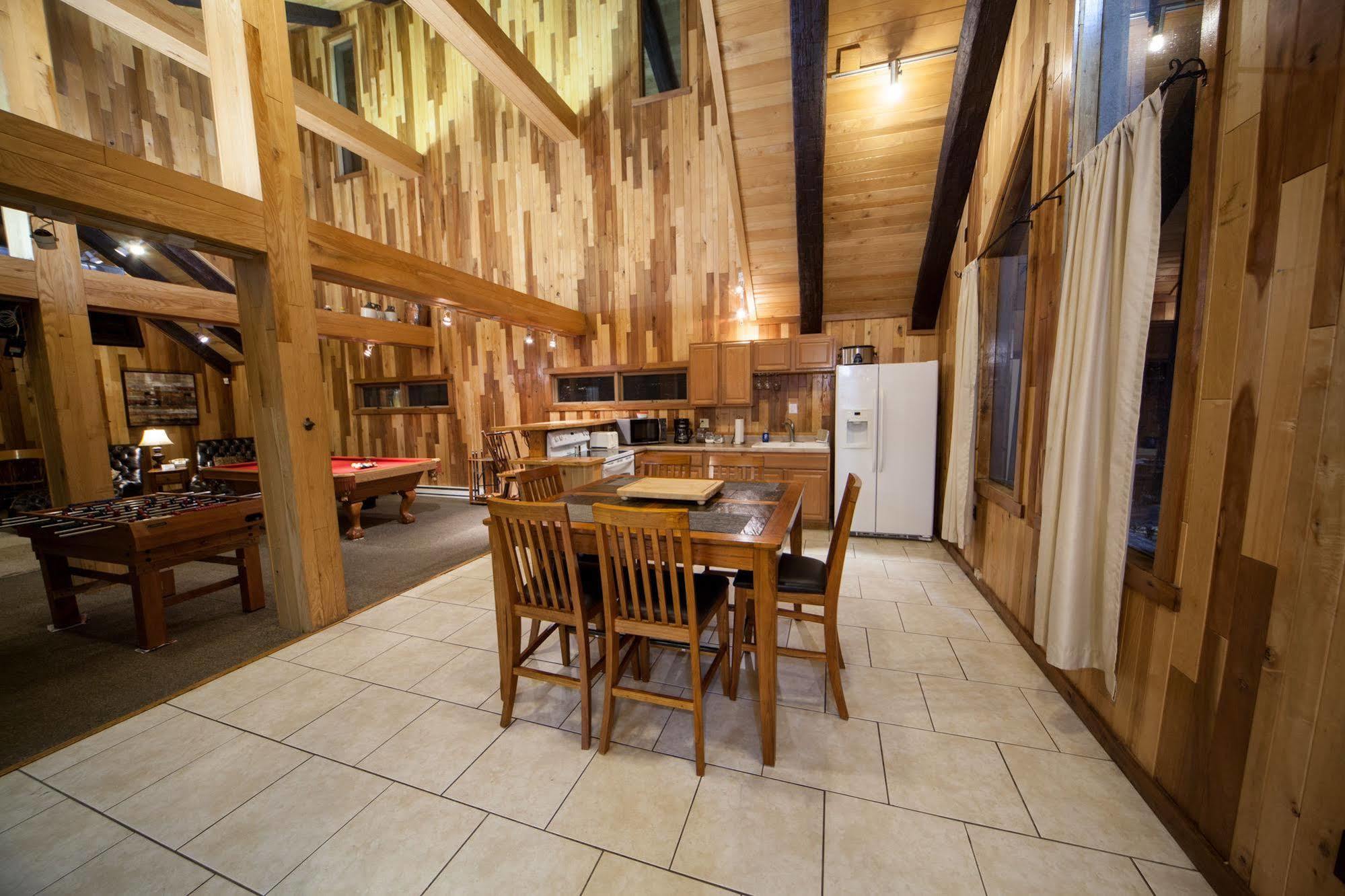 Log Cabin Lodge & Suites Jones Mills Exterior foto